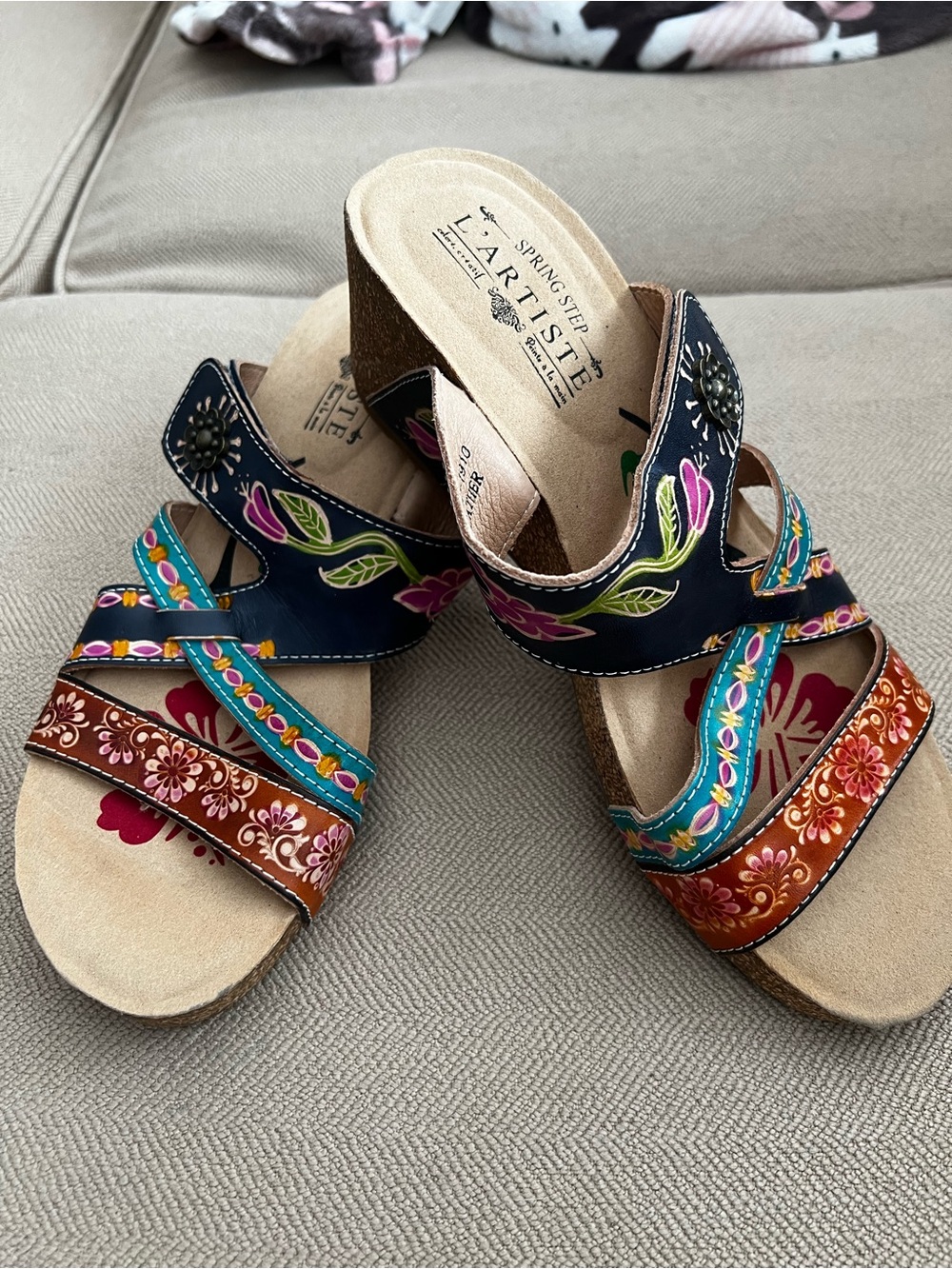 L'Artiste Multicolor Floral Leather Wedge Sandals - Navy & Orange Accent size 9